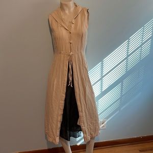 Vintage Wayne Diamond design hooded three button vest with tie waist.